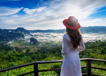 දෙසැම්බර් සංචාරකයින් ලක්ෂ 02 ඉක්මවයි