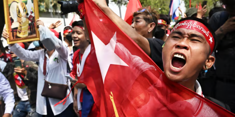 බුරුමය මහජන විප්ලවයක් අබිමුව ?