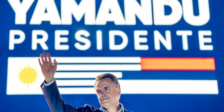 දකුණු ඇමරිකාවේ උරුගුවත් වමට හැරෙයි?තීරණය නොවැම්බර් 24